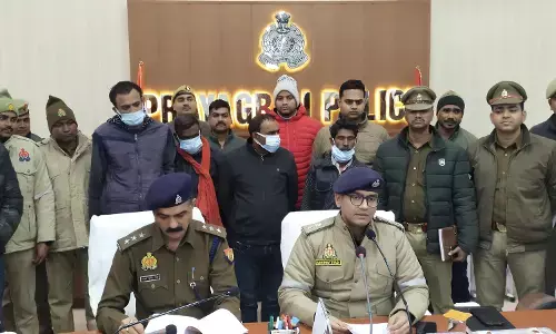 प्रयागराज में अवैध असलहा बनाने वाली फैक्ट्री का हुआ खुलासा, चार गिरफ्तार! प्रयागराज में अवैध असलहा बनाने वाली फैक्ट्री का हुआ खुलासा, चार गिरफ्तार!