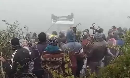 यूपी बड़ी खबर: बाराबंकी में कोहरे के चलते कार इंदिरा नहर में जा गिरी, तीन बचे दो लापता , पुलिस तलाश में जुटी यूपी बड़ी खबर: बाराबंकी में कोहरे के चलते कार इंदिरा नहर में जा गिरी, तीन बचे दो लापता , पुलिस तलाश में जुटी