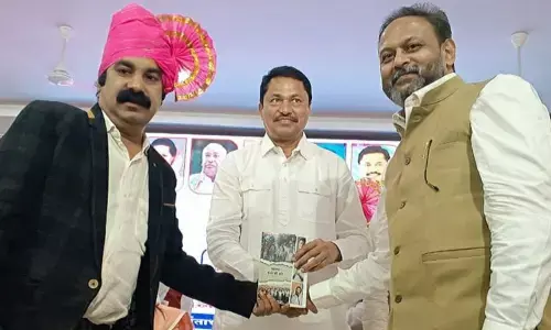 महात्मा बनने की ओर, किताब की राजनीति ? नहीं ..किताब से विचारनीति ! महात्मा बनने की ओर, किताब की राजनीति ? नहीं ..किताब से विचारनीति !