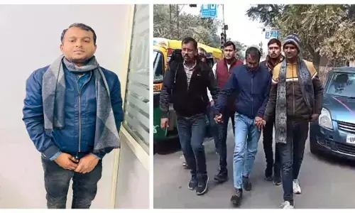 ‘नौकरी चाहिए तो मेरे साथ संबंध बनाओ’ MP में पुलिस ने सरकारी अफसर का निकाला जुलूस ‘नौकरी चाहिए तो मेरे साथ संबंध बनाओ’ MP में पुलिस ने सरकारी अफसर का निकाला जुलूस