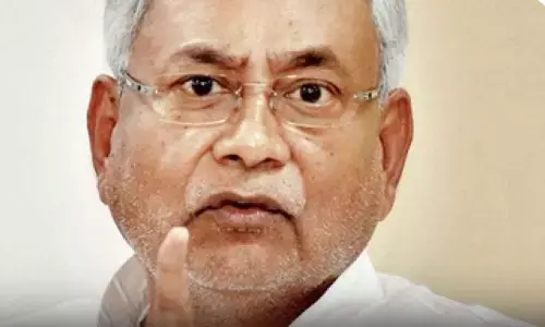 आज की सबसे बड़ी खबर: विधानसभा भंग कर सकते हैं नीतीश कुमार, कानूनी सलाह ले रहे आज की सबसे बड़ी खबर: विधानसभा भंग कर सकते हैं नीतीश कुमार, कानूनी सलाह ले रहे