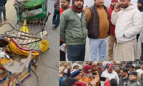 शाहजहांपुर के अल्हागंज में ट्रक और टैम्पो की टक्कर से हुआ भीषण हादसा, हादसे में करीब एक दर्जन लोगों की मौके पर दर्दनाक मौत शाहजहांपुर के अल्हागंज में ट्रक और टैम्पो की टक्कर से हुआ भीषण हादसा, हादसे में करीब एक दर्जन लोगों की मौके पर दर्दनाक मौत