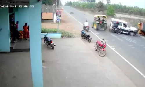 ओडिशा में दर्दनाक हादसे में 7 मौतों का LIVE VIDEO देखकर रूह कांप जाएगी! ओडिशा में दर्दनाक हादसे में 7 मौतों का LIVE VIDEO देखकर रूह कांप जाएगी!