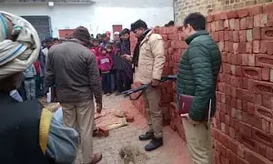 प्राइमरी स्कूल के रसोइया की अवैध संबंधों के चलते ईंट से सिर कुचलकर हत्या प्राइमरी स्कूल के रसोइया की अवैध संबंधों के चलते ईंट से सिर कुचलकर हत्या
