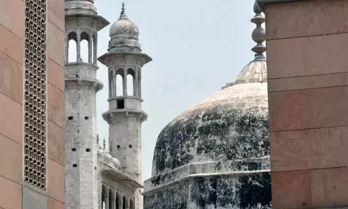 ज्ञानवापी मस्जिद में जुम्मे की नमाज शांतिपूर्ण तरीके से संपन्न! चप्पे चप्पे पर तैनात रही पुलिस.. ज्ञानवापी मस्जिद में जुम्मे की नमाज शांतिपूर्ण तरीके से संपन्न! चप्पे चप्पे पर तैनात रही पुलिस..