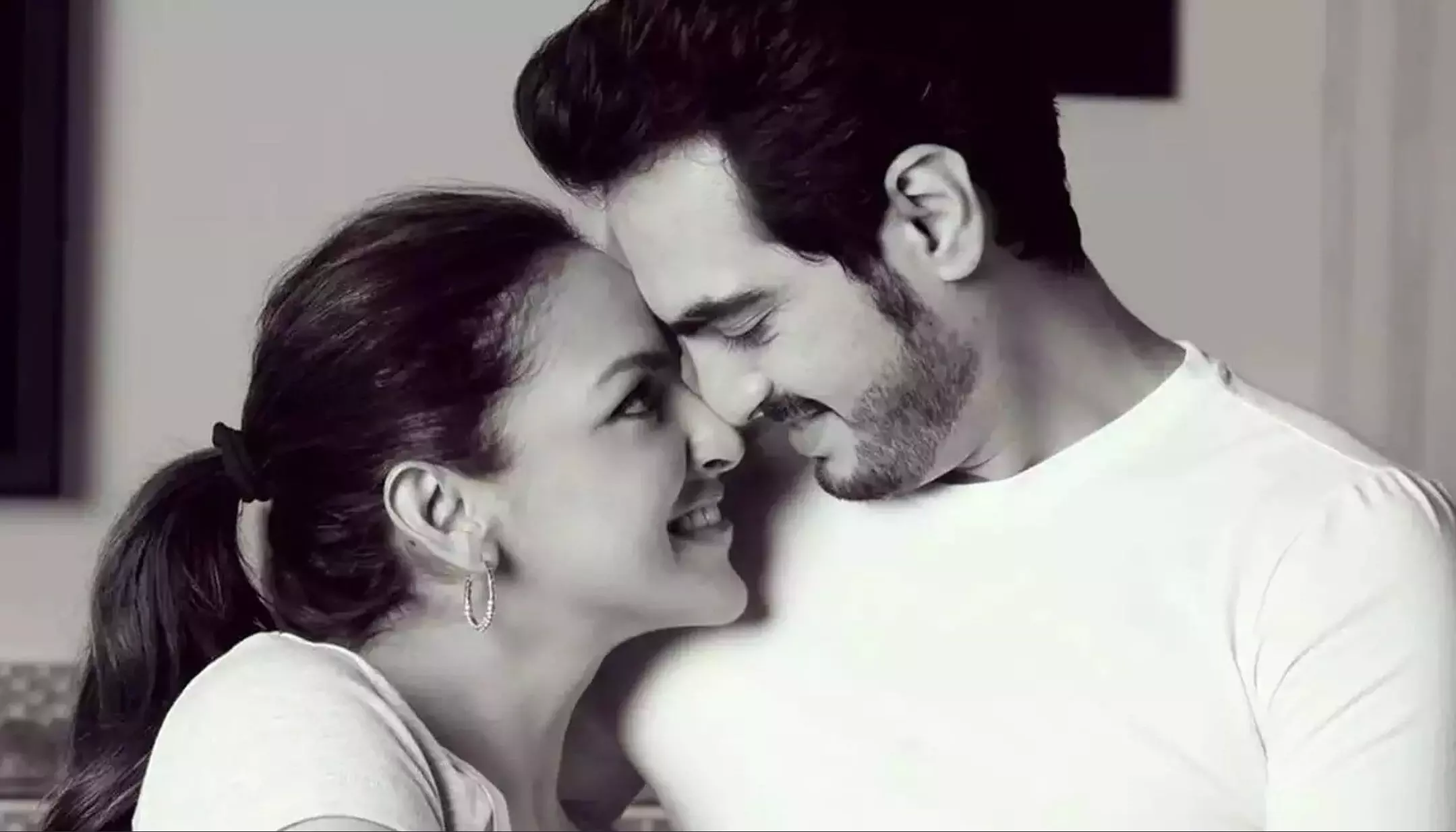 Esha Deol Divorce : ईशा देओल और भरत तख्तानी ने अलग होने की खबर पर खुद लगाई मुहर, शादी के 11 साल बाद तोड़ लिया रिश्ता Esha Deol Divorce : ईशा देओल और भरत तख्तानी ने अलग होने की खबर पर खुद लगाई मुहर, शादी के 11 साल बाद तोड़ लिया रिश्ता