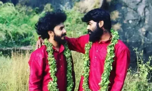 Kerala Queer Man: परिवार ने किया इनकार, तो शव लेने जा पहुंचा समलैंगिक पार्टनर, खटखटाया हाई कोर्ट का दरवाजा Kerala Queer Man: परिवार ने किया इनकार, तो शव लेने जा पहुंचा समलैंगिक पार्टनर, खटखटाया हाई कोर्ट का दरवाजा