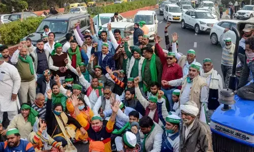 Farmers Protest News: 8 दिनों में मांग पूरी होने का आश्वासन मिलने के बाद सड़क से हटे किसान