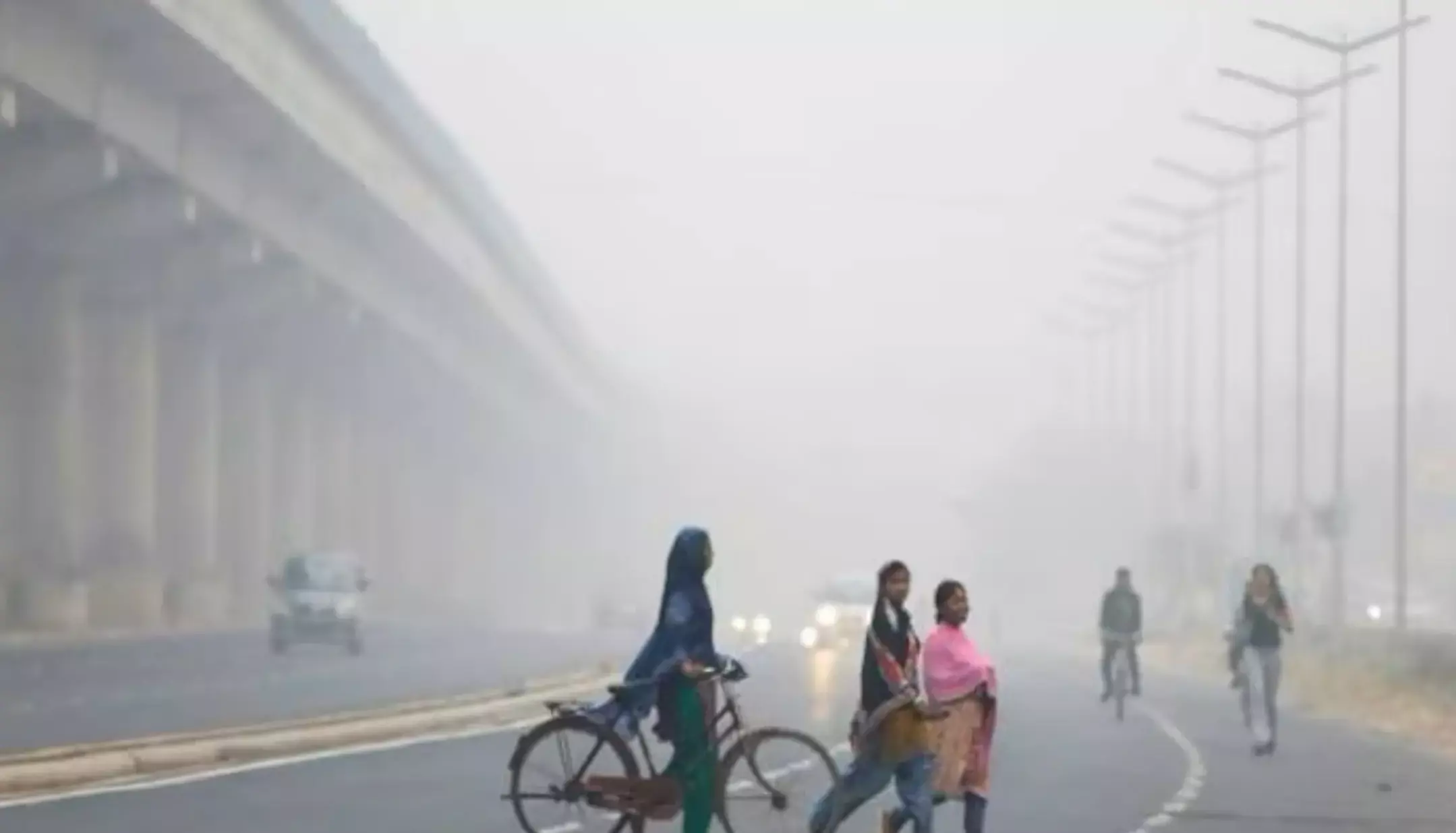 Weather Update: दिल्ली, UP-MP में गरजेंगे बादल, फिर बढ़ेगी ठंड, जानिए अपने शहर में मौसम का हाल