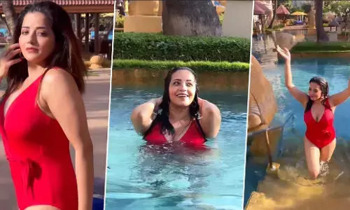 Monalisa Sexy Videos: Monalisa ने SEXY बिकनी पहन स्विमिंग पूल में लगाई आग, SEXY Video देख यूजर्स हुए घायल Monalisa Sexy Videos: Monalisa ने SEXY बिकनी पहन स्विमिंग पूल में लगाई आग, SEXY Video देख यूजर्स हुए घायल