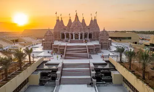 UAE BAPS Hindu Mandir : 700 करोड़ में बना UAE का पहला हिंदू मंदिर; जानिए- रोचक तथ्य UAE BAPS Hindu Mandir : 700 करोड़ में बना UAE का पहला हिंदू मंदिर; जानिए- रोचक तथ्य