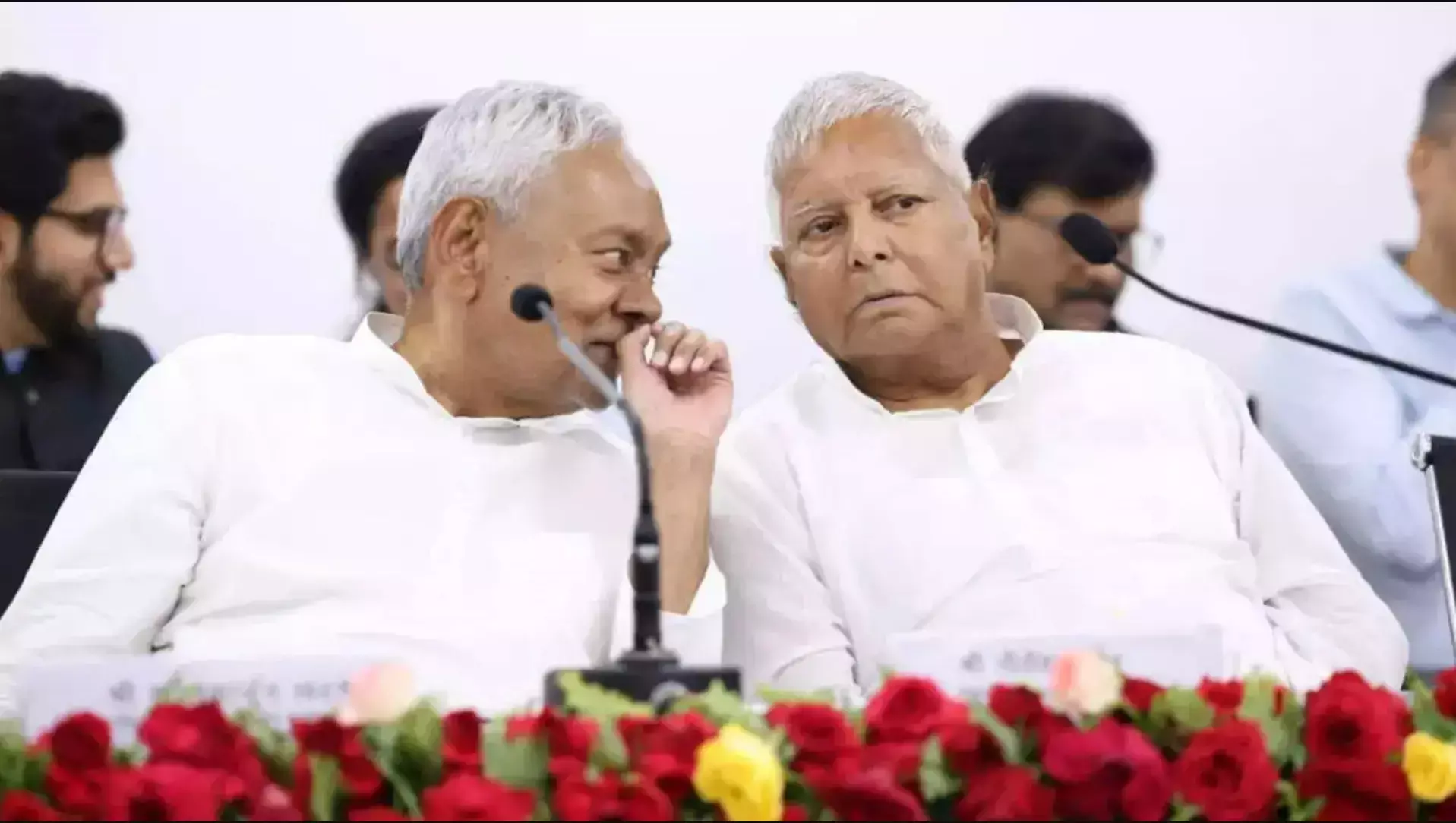 Bihar News Hindi: नीतीश कुमार ने लालू यादव से हाथ जोड़कर मांगी थी माफी- तेजस्वी यादव ने किया दावा, बताया क्यों किया था JDU से दोबारा गठबंधन Bihar News Hindi: नीतीश कुमार ने लालू यादव से हाथ जोड़कर मांगी थी माफी- तेजस्वी यादव ने किया दावा, बताया क्यों किया था JDU से दोबारा गठबंधन