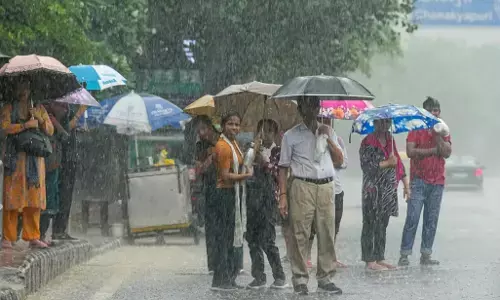 Weather Update Today: दिल्ली में मौसम ने फिर बदली करवट, IMD ने इन राज्यों के लिए जारी किया बारिश का अलर्ट