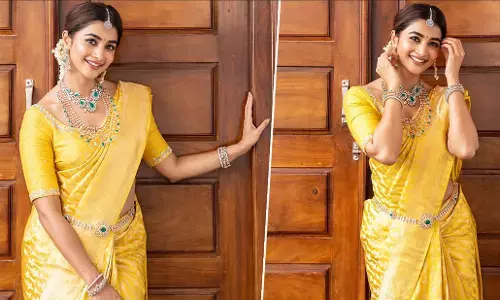 Pooja Hegde Desi Bhabhi Look: Sexy साड़ी में Pooja Hegde ने बिखेरा जलवा, Sexy तस्वीरें देख फैंस हुए दीवाने Pooja Hegde Desi Bhabhi Look: Sexy साड़ी में Pooja Hegde ने बिखेरा जलवा, Sexy तस्वीरें देख फैंस हुए दीवाने