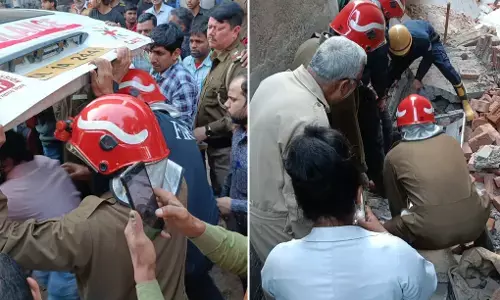 दिल्ली में बड़ा हादसा : कोटला मुबारकपुर में मकान गिरा, मलबे में कई लोगों के दबे होने की आशंका