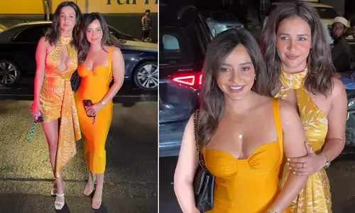 Aisha Sharma Sexy Videos: Aisha Sharma ने HOT आउटफिट पहन दिए सेक्सी पोज, वायरल हुआ SEXY वीडियो