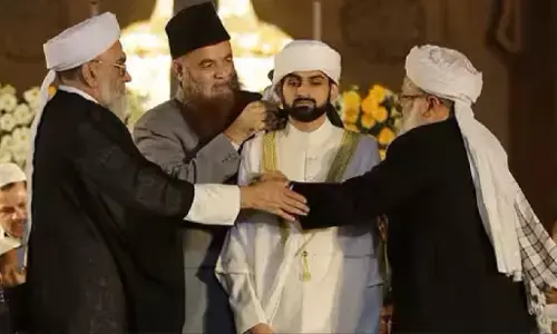 Jama Masjid Shahi Imam: सैयद शाबान बुखारी बने जामा मस्जिद के 14वें इमाम, अहमद बुखारी ने की दस्तारबंदी Jama Masjid Shahi Imam: सैयद शाबान बुखारी बने जामा मस्जिद के 14वें इमाम, अहमद बुखारी ने की दस्तारबंदी