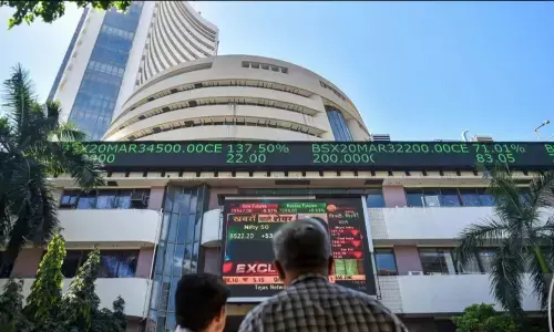 Share Market Updates: शेयर मार्केट में भूचाल, 790 अंक टूटा सेंसेक्स, निफ्टी भी धड़ाम Share Market Updates: शेयर मार्केट में भूचाल, 790 अंक टूटा सेंसेक्स, निफ्टी भी धड़ाम