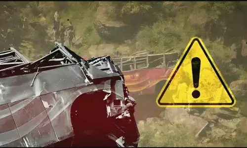 MP News Hindi: MP के डिंडौरी में पिकअप वाहन अनियंत्रित होकर पलटा, अब तक 14 लोगों की मौत,कई घायल