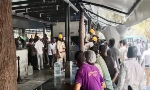 Bengaluru Blast: रामेश्वरम कैफे में धमाका, पांच लोग गंभीर रूप से घायल, जांच में जुटी पुलिस Bengaluru Blast: रामेश्वरम कैफे में धमाका, पांच लोग गंभीर रूप से घायल, जांच में जुटी पुलिस