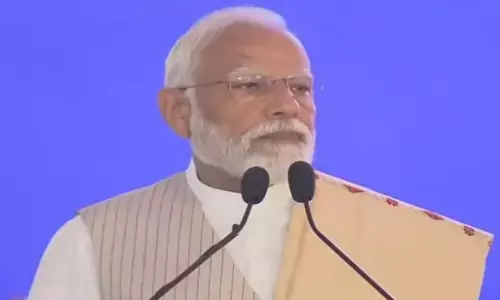 PM Modi News: PM मोदी ने बंगाल को दी सौगात, 15 हजार करोड़ के विकास कार्यों का किया लोकार्पण और शिलान्यास PM Modi News: PM मोदी ने बंगाल को दी सौगात, 15 हजार करोड़ के विकास कार्यों का किया लोकार्पण और शिलान्यास
