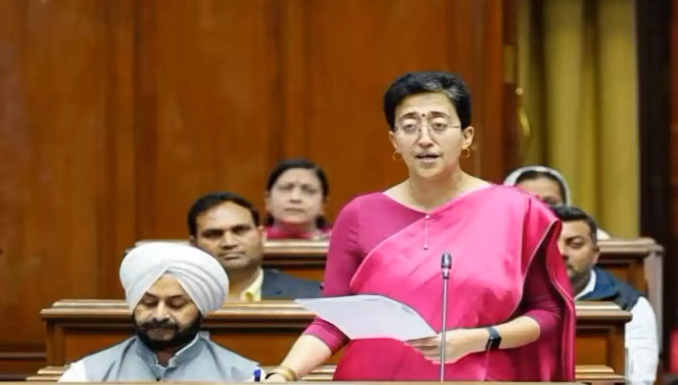 Delhi Budget 2024: दिल्ली सरकार का बड़ा फैसला, 18 साल से ऊपर की हर महिला को मिलेंगे 1 हजार रुपये