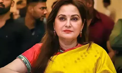 Jaya Prada News : फरार जया प्रदा पहुंची कोर्ट, अदालत ने दिए हिरासत में लेने के निर्देश, फिर बेल पर छोड़ा