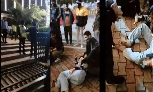 भूटानी साइबरथम माल में महिला के पैर के ऊपर गिरा गेट,टूटा पैर भूटानी साइबरथम माल में महिला के पैर के ऊपर गिरा गेट,टूटा पैर