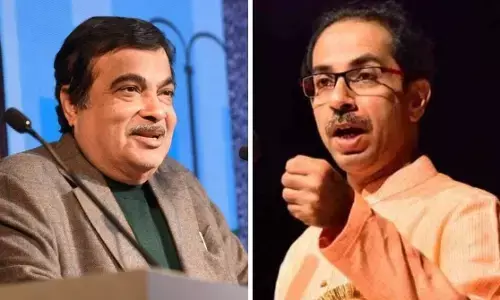 नितिन गडकरी को उद्धव ठाकरे ने दिया ये खुला ऑफर, BJP छोड़िये, दिल्ली के अहंकार को लात मारकर.... नितिन गडकरी को उद्धव ठाकरे ने दिया ये खुला ऑफर, BJP छोड़िये, दिल्ली के अहंकार को लात मारकर....