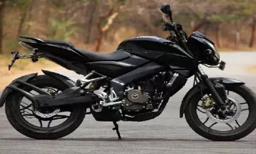 Bajaj CNG Bike: इसी साल लॉन्च होगी पहली सीएनजी बाइक, कीमत होगी इतनी