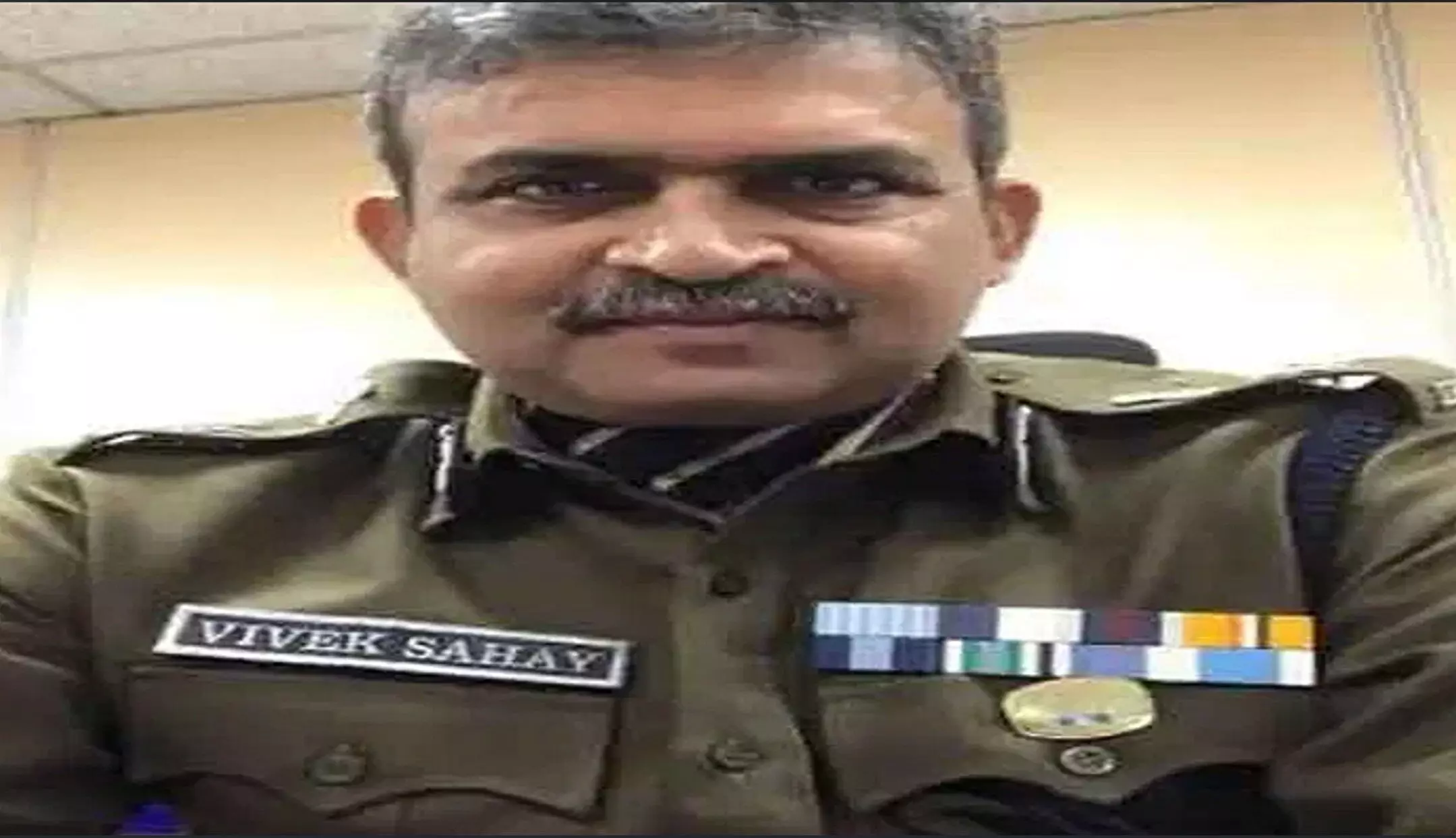 West Bengal: कौन हैं नए डीजीपी विवेक सहाय? जिन्हें चुनाव आयोग के एक्शन के बाद राजीव कुमार की जगह मिली West Bengal: कौन हैं नए डीजीपी विवेक सहाय? जिन्हें चुनाव आयोग के एक्शन के बाद राजीव कुमार की जगह मिली