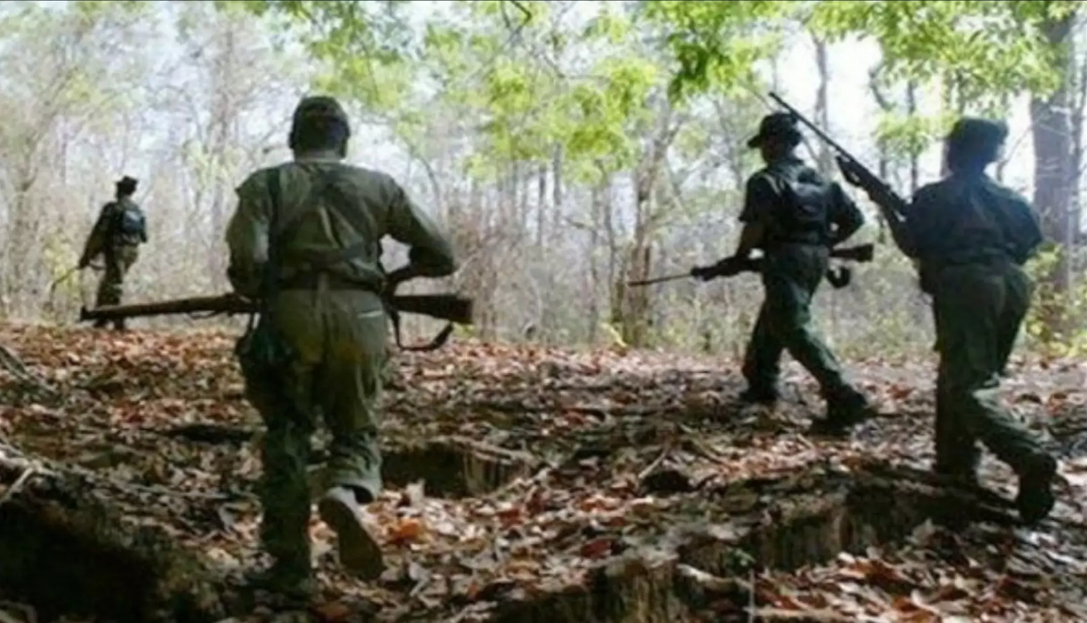 Naxal Encounter: छत्तीसगढ़ में सुरक्षाबलों को बड़ी सफलता, एनकाउंटर में मारे गए 36 लाख के चार इनामी नक्सली Naxal Encounter: छत्तीसगढ़ में सुरक्षाबलों को बड़ी सफलता, एनकाउंटर में मारे गए 36 लाख के चार इनामी नक्सली