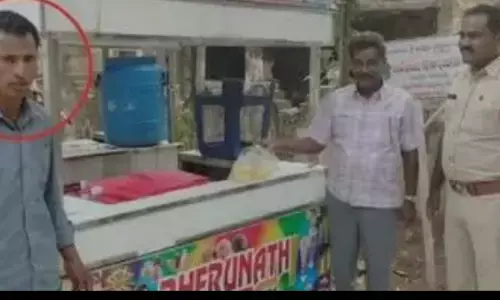 हस्तमैथुन कर आइसक्रीम में वीर्य मिलाते पकड़ा गया विक्रेता, गिरफ्तार हस्तमैथुन कर आइसक्रीम में वीर्य मिलाते पकड़ा गया विक्रेता, गिरफ्तार