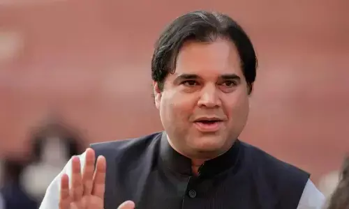 Varun Gandhi News: लोकसभा चुनाव में कटा टिकट, क्या बीजेपी छोड़ हाथ थामेंगे वरुण गांधी? कांग्रेस के बड़े नेता ने दे दिया ये ऑफर