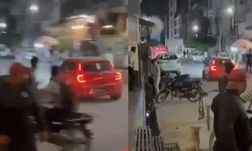 एमिटी यूनिवर्सिटी में छात्रों के दो गुटों में जमकर हुआ पथराव,18 पर मुकदमा दर्ज एमिटी यूनिवर्सिटी में छात्रों के दो गुटों में जमकर हुआ पथराव,18 पर मुकदमा दर्ज