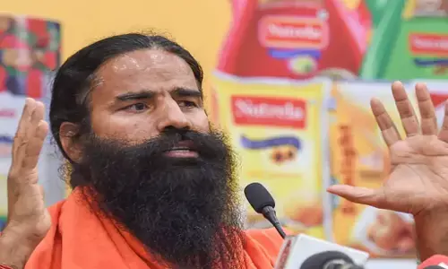 Patanjali Misleading Advertising Case: पतंजलि और बाबा रामदेव को सुप्रीम कोर्ट से क्यों पड़ी फटकार Patanjali Misleading Advertising Case: पतंजलि और बाबा रामदेव को सुप्रीम कोर्ट से क्यों पड़ी फटकार