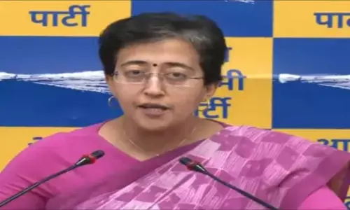 Lok Sabha Election 2024: BJP की शिकायत पर EC ने आतिशी को भेजा नोटिस, सोमवार तक मांगा जवाब Lok Sabha Election 2024: BJP की शिकायत पर EC ने आतिशी को भेजा नोटिस, सोमवार तक मांगा जवाब