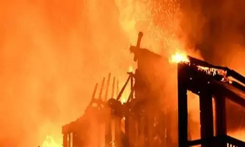 Noida News Today: नोएडा के रेस्टोरेंट में आग लगने से अफरातफरी, दमकल की गाड़ियां मौके पर पहुंचींं Noida News Today: नोएडा के रेस्टोरेंट में आग लगने से अफरातफरी, दमकल की गाड़ियां मौके पर पहुंचींं