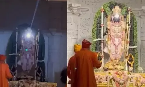 Surya Tilak Latest Pics: राम लला के मस्तक पर चमकी सूर्य की किरणें, देखें सूर्य तिलक की पहली तस्वीरें Surya Tilak Latest Pics: राम लला के मस्तक पर चमकी सूर्य की किरणें, देखें सूर्य तिलक की पहली तस्वीरें