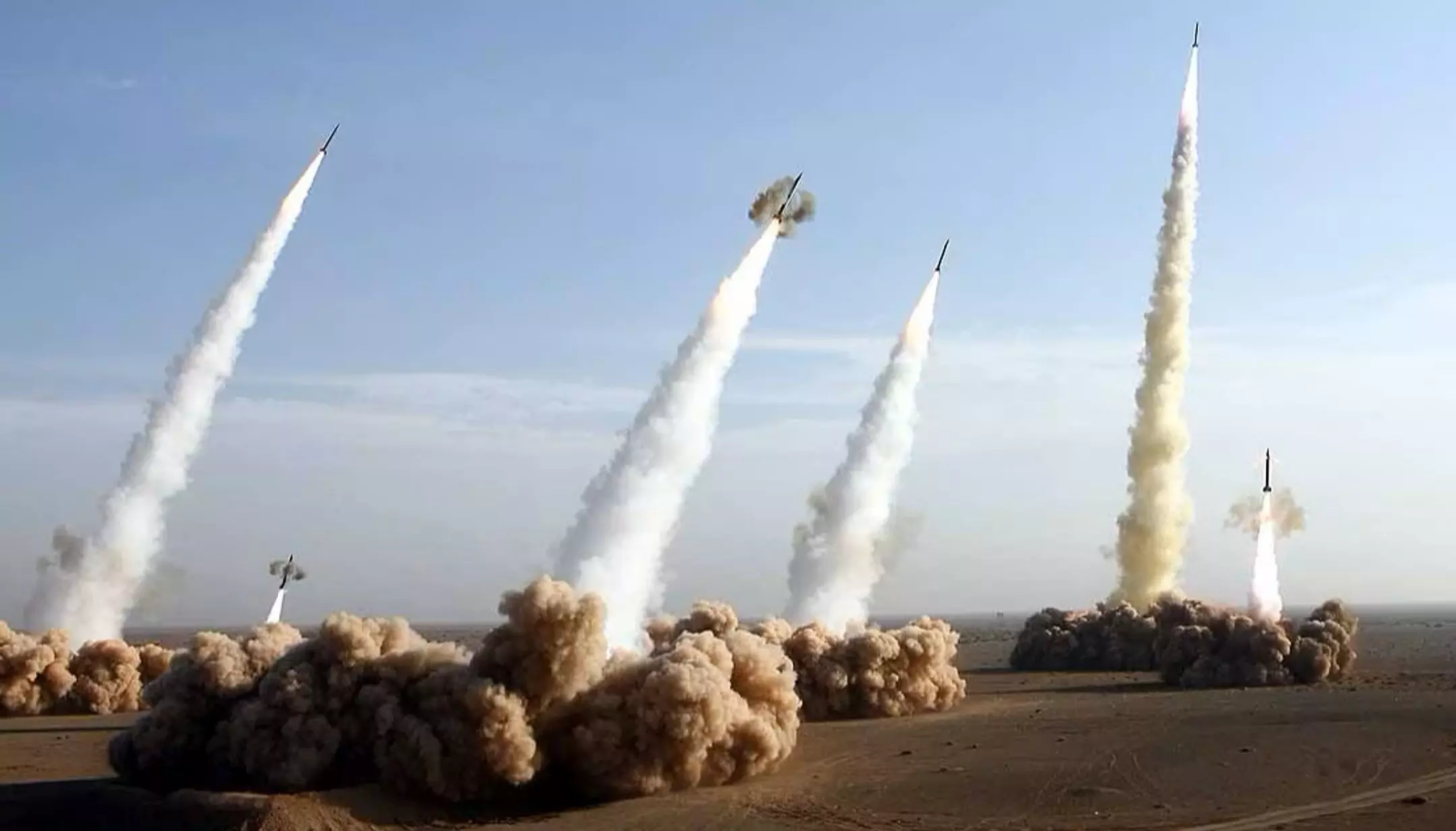 Iran Attack on Israel News: इजरायल ने ईरान के न्यूक्लियर प्लांट वाले शहरों पर किया मिसाइल अटैक, मंडराया तीसरे विश्वयुद्ध का खतरा
