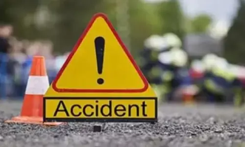 Mainpuri Road Accident: मैनपुरी में दर्दनाक सड़क हादसा, ट्रैक्टर-ट्रॉली में ट्रक ने मारी टक्कर, 4 की मौत, कई घायल Mainpuri Road Accident: मैनपुरी में दर्दनाक सड़क हादसा, ट्रैक्टर-ट्रॉली में ट्रक ने मारी टक्कर, 4 की मौत, कई घायल