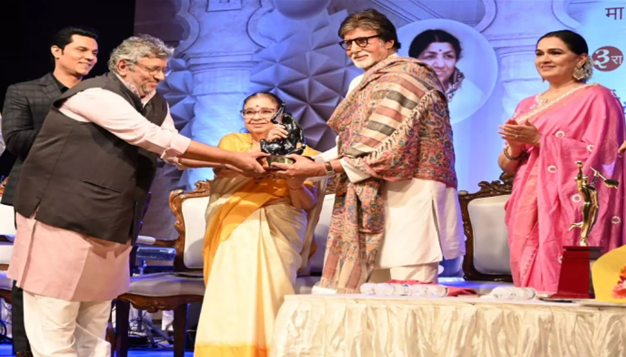 Amitabh Bachchan: ‘लता दीनानाथ मंगेशकर पुरस्कार’ से सम्मानित हुए अमिताभ बच्चन, कहा- ‘इसे पाने के बारे में सोचा नहीं था’