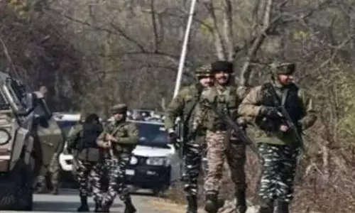 Kashmir Encounter: सुरक्षाबलों को मिली बड़ी कामयाबी, सोपोर में 2 आतंकवादी ढेर Kashmir Encounter: सुरक्षाबलों को मिली बड़ी कामयाबी, सोपोर में 2 आतंकवादी ढेर