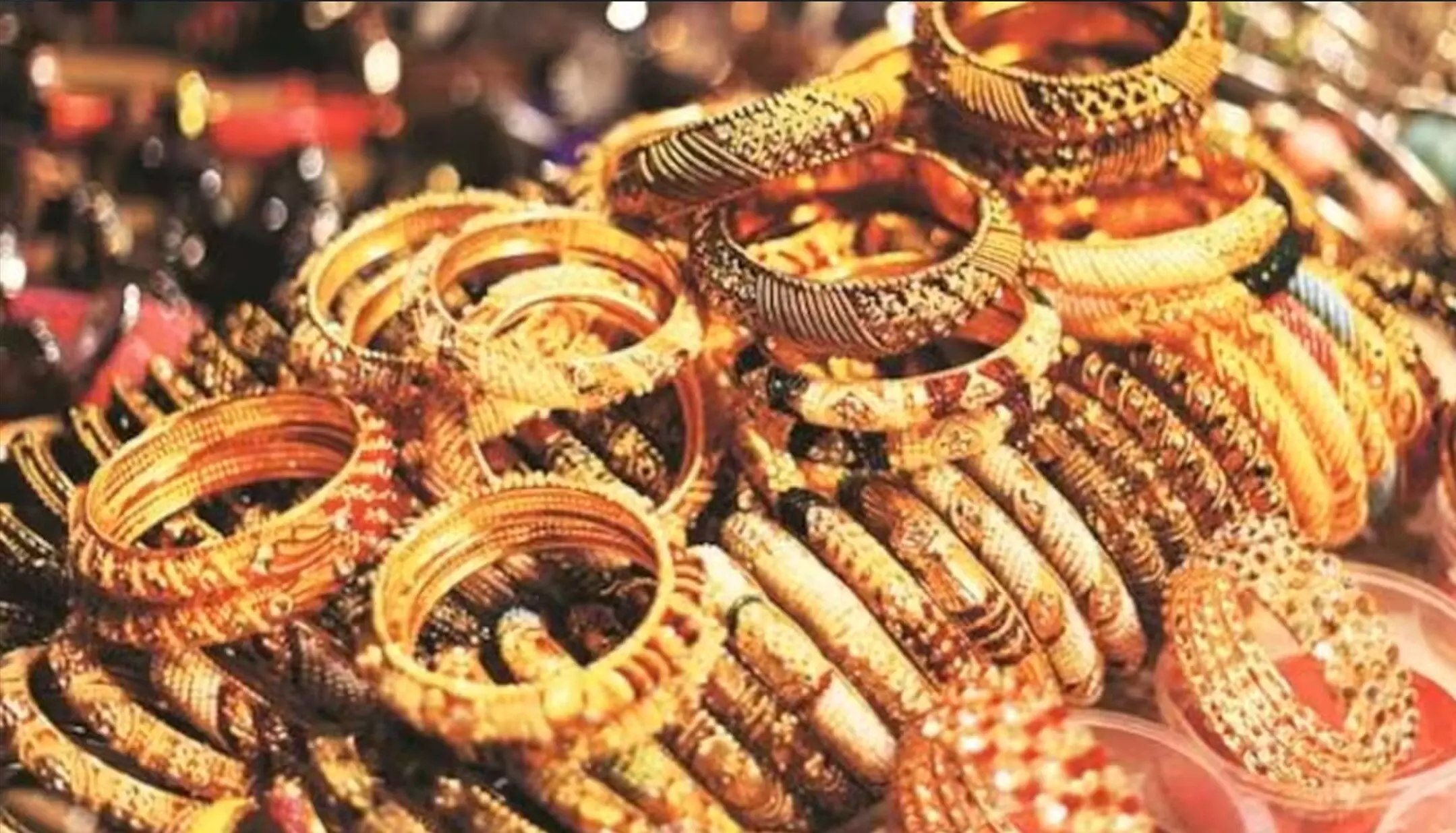 Gold Silver Price Today: सोने-चांदी की कीमत में बदलाव, जानें क्या हैं आज के नए रेट