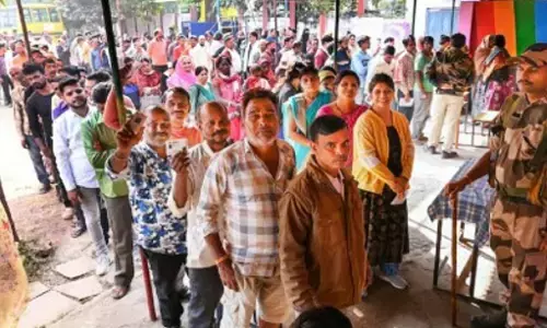 Lok Sabha Election: तेलंगाना में बदला गया मतदान का समय, गर्मी के चलते चुनाव आयोग ने लिया फैसला Lok Sabha Election: तेलंगाना में बदला गया मतदान का समय, गर्मी के चलते चुनाव आयोग ने लिया फैसला