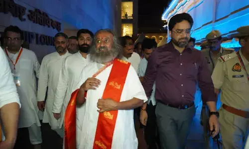 काशी में श्रीश्री, युवाओं में भरा जोश! बाबा दरबार में लगाई हाजरी.... काशी में श्रीश्री, युवाओं में भरा जोश! बाबा दरबार में लगाई हाजरी....