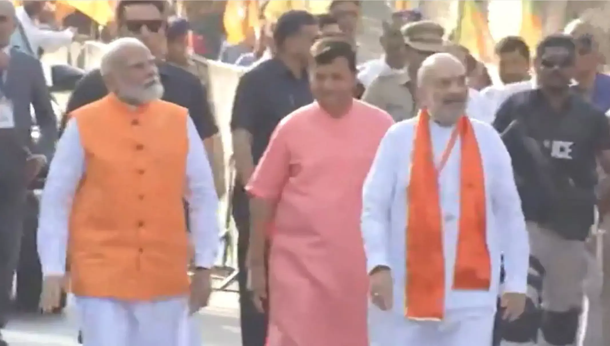 Lok Sabha Election 2024 Phase 3 Voting: 93 सीटों पर वोटिंग जारी, PM मोदी, शाह, खड़गे ने डाला वोट, देखें Video