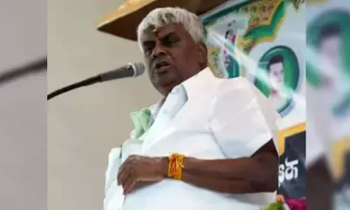 HD Revanna: चार दिन की SIT हिरासत में भेजे गए एचडी रेवन्ना, कर्नाटक अश्लील वीडियो मामले में जारी किया गया हेल्पलाइन नंबर