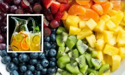 Health: गर्मी के मौसम में इन फलों का करें सेवन, शरीर को देता है ठंडक और रखता है हाइड्रेट Health: गर्मी के मौसम में इन फलों का करें सेवन, शरीर को देता है ठंडक और रखता है हाइड्रेट