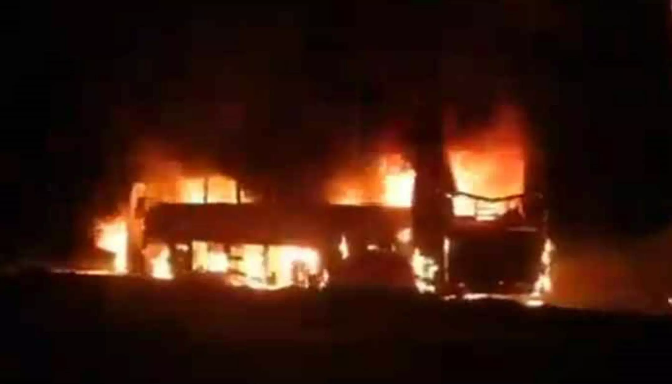 Palnadu Accident News: बस और लॉरी में जबरदस्त टक्कर, 6 लोगों की मौत; 32 घायल Palnadu Accident News: बस और लॉरी में जबरदस्त टक्कर, 6 लोगों की मौत; 32 घायल